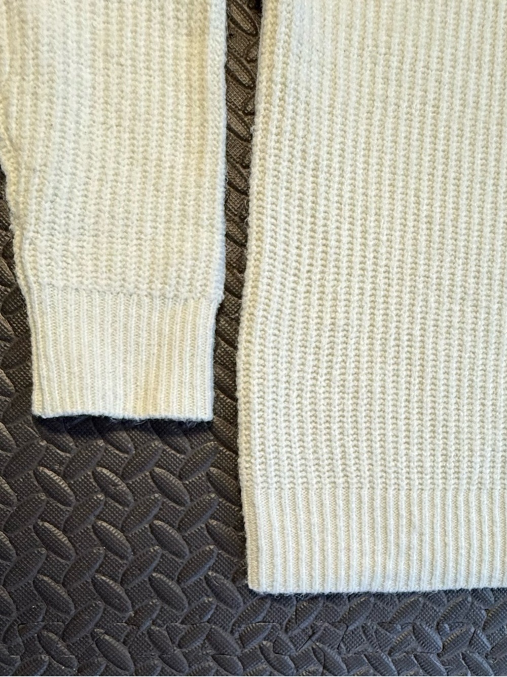 Nine West Cream Ribbed V-Neck Collared Sweater Size Large - Picture 4 of 9